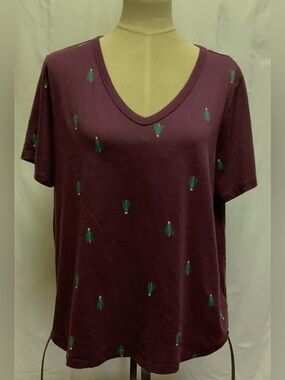Old Navy EveryWear Shirt Top-Burgundy-Christmas Trees-V-Neck-100% Cotton-XL